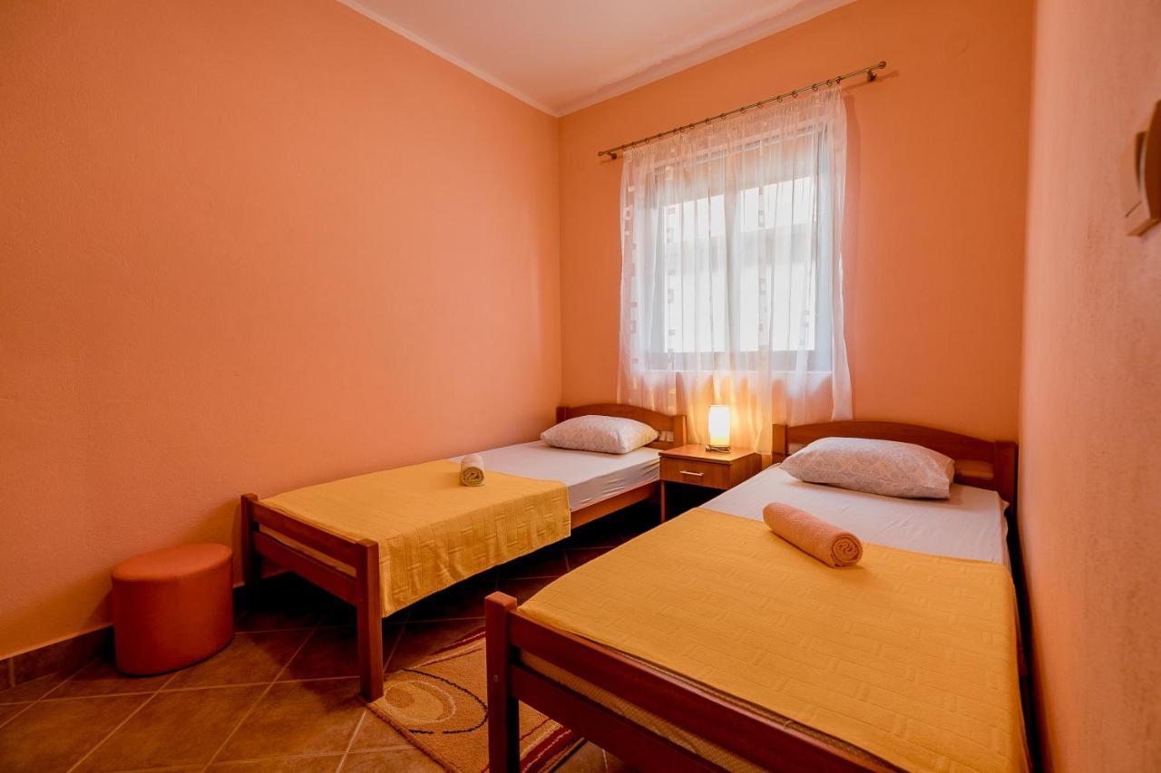 Apartments Gudelj Kamenari Exterior foto