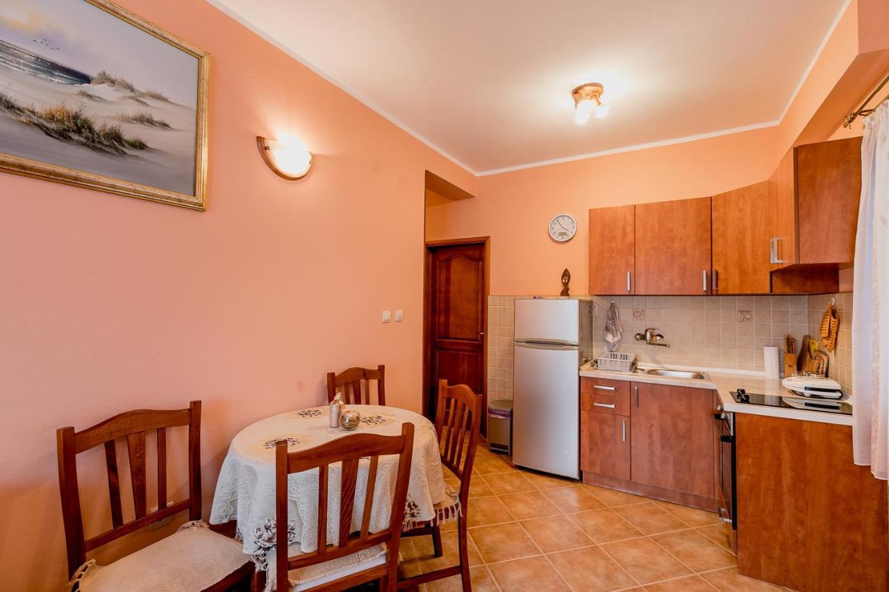Apartments Gudelj Kamenari Exterior foto